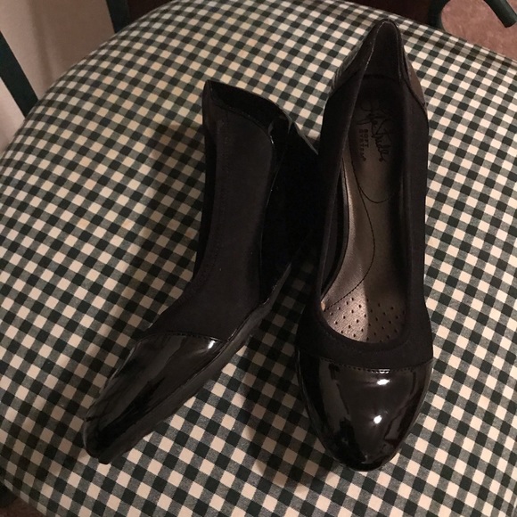 Black Wedge Shoes - Picture 3 of 5
